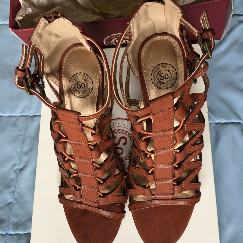 Like New! Cognac Sexy spring and summer heels - Picture 5 of 6
